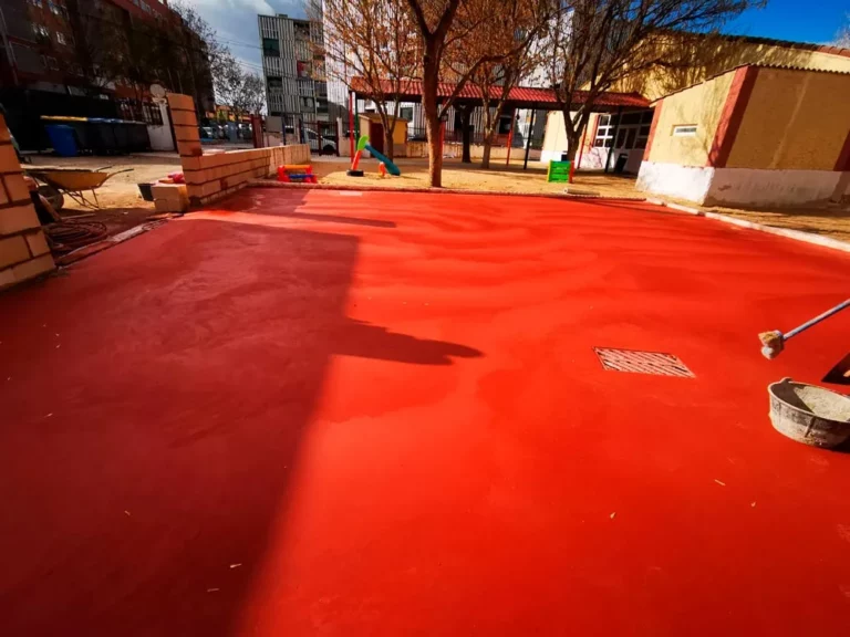 suelo de hormigón pulido color rojo